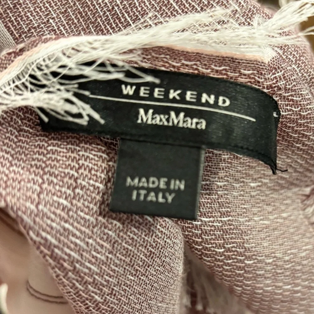 MaxMara Textured mauve  and Cream Scarf or shawl
